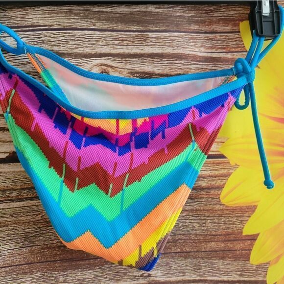 Gossip bikini Bottoms set of ( 2 ) medium NWT - Picture 7 of 10